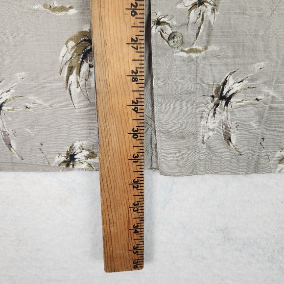 Columbia Size XL Tropical Button Shirt - Picture 6 of 9